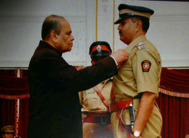 BSc(Ag),BGL,LLB,DCyL,DMJ&FM,DIPL,DLL,MSc(agpp),MMCJ,LLM,MBA,PhD. Rtd ACP. Honoured with President’s Medal. Gen Manager Public Relations @Lokmat media