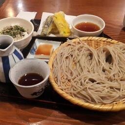 今が75kgで今年中に目標体重、60kg代まで落とすぞ
自らに負けないためのツイートします。
週末の食事は1500kcal以内になるように
ブラック企業なんで、朝から深夜まで働きっっぱなしで、ストレスから食事回数が多くなってしまってます、こってり系ラーメン大好き
自分に負けないためにも応援よろしくおねがいします