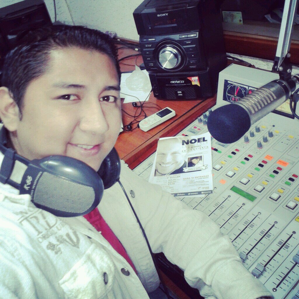 Productor General y locutor de Sono Onda 99.7 HD Radio 
 Portoviejo - Manabi - Ecuador ,lic en psicologia voz off de tvm 30