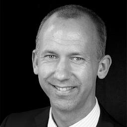 Partner bij Turner, specialist in strategie-implementatie, onderwijs, gastdocent KNVB opleiding Coach Betaald Voetbal, Langs de Lat, BNR Nieuwsradio
