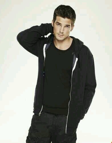 lost_soul_J's profile picture. i found my dad.  my father @vengefulem_.my mother @sexycoldbitch single rp . #occ