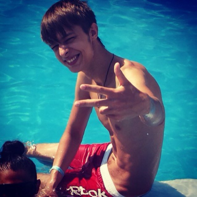 1BartyCrouch's profile picture. Это прозвучит глупо, но кажется мы скоро изменим мир
YouTube:http://t.co/u8SqwosoZl