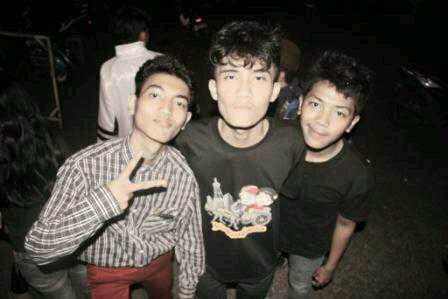 ASRobian's profile picture. SMAN8BOGOR! Was trapped by @sellymarina♥ Under reconstruction to evolve into a man