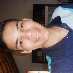 Sorria bonito e deixe os outros quererem descobrir qual é o segredo que faz você rir.
http://t.co/DvcGqfObrf