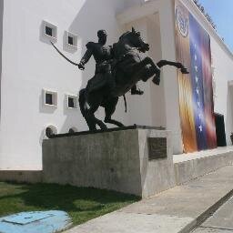 Dra en Innovaciones Educativas, del paradigma de la Complejidad. Bolivariana. Sucrista, Robinsoniana,  Freiriana y Chavista