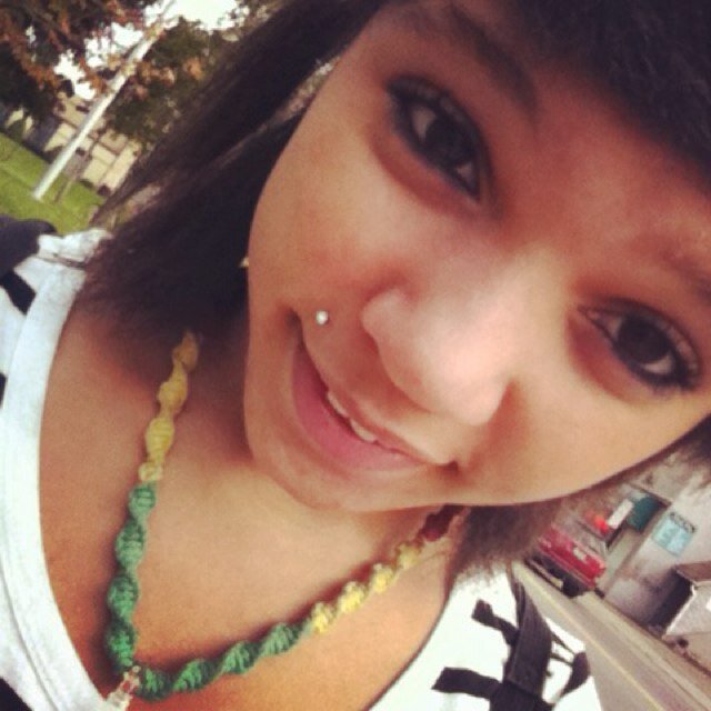Im Demi aka(Damaris) Im a freashman um
Im really looking for a millon of followers so lessgo follow away;)