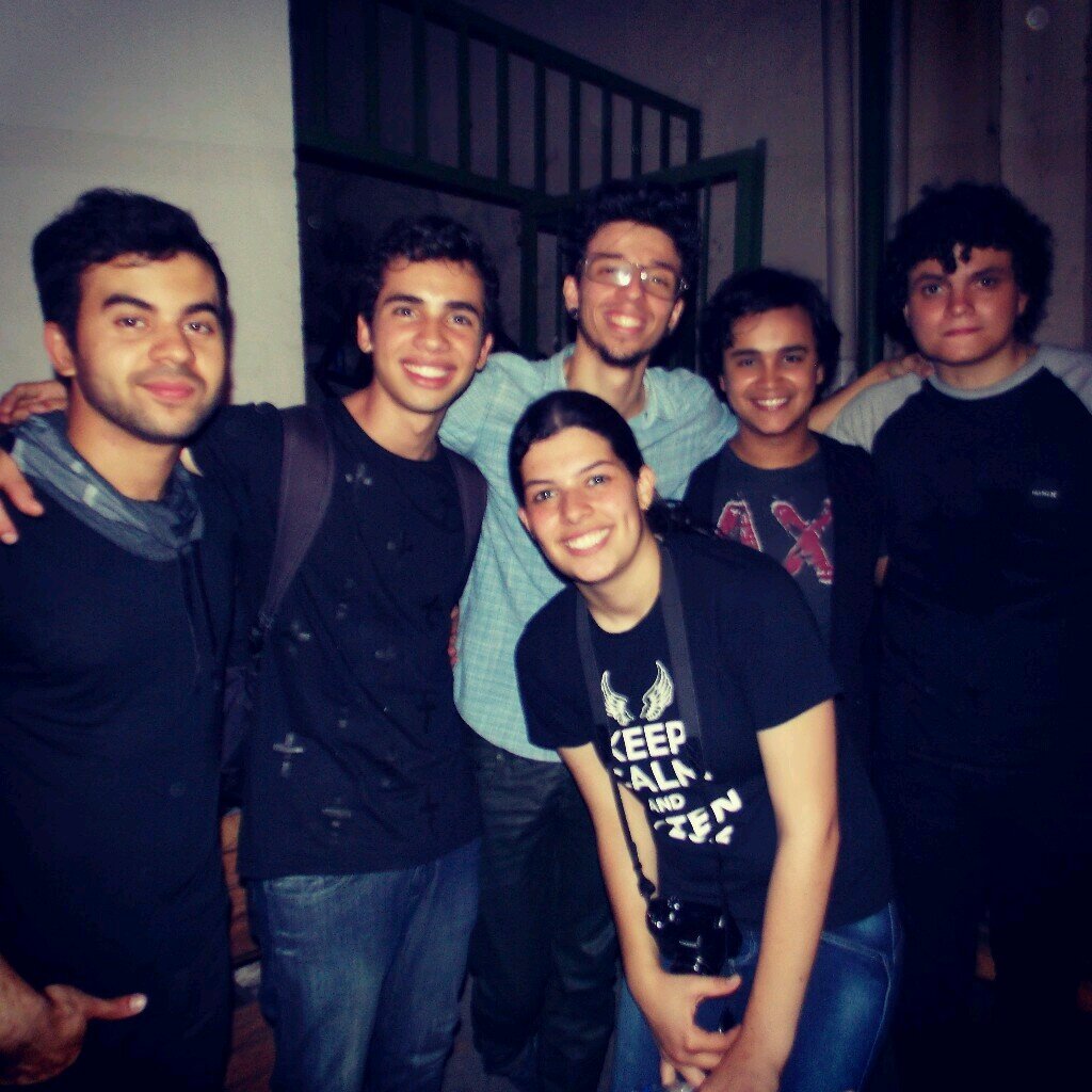 Fã Clube Oficial dedicado à banda @F292! Seguido pela banda e pelo ex guitarrista @JuanF292 *-* Desde 18/12/2010 Dona: @carolmagliano.