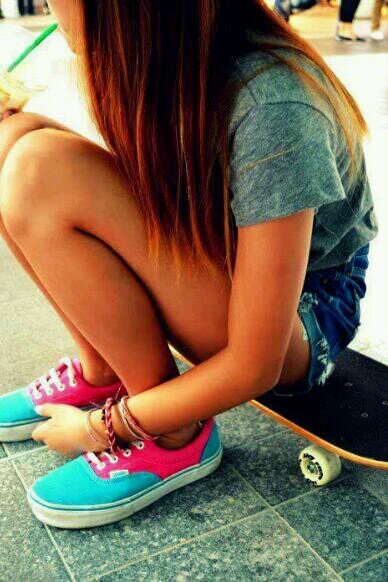 Chica con estilo. Enamorada de las gorras, Vans y Obey. Musica a todas horas