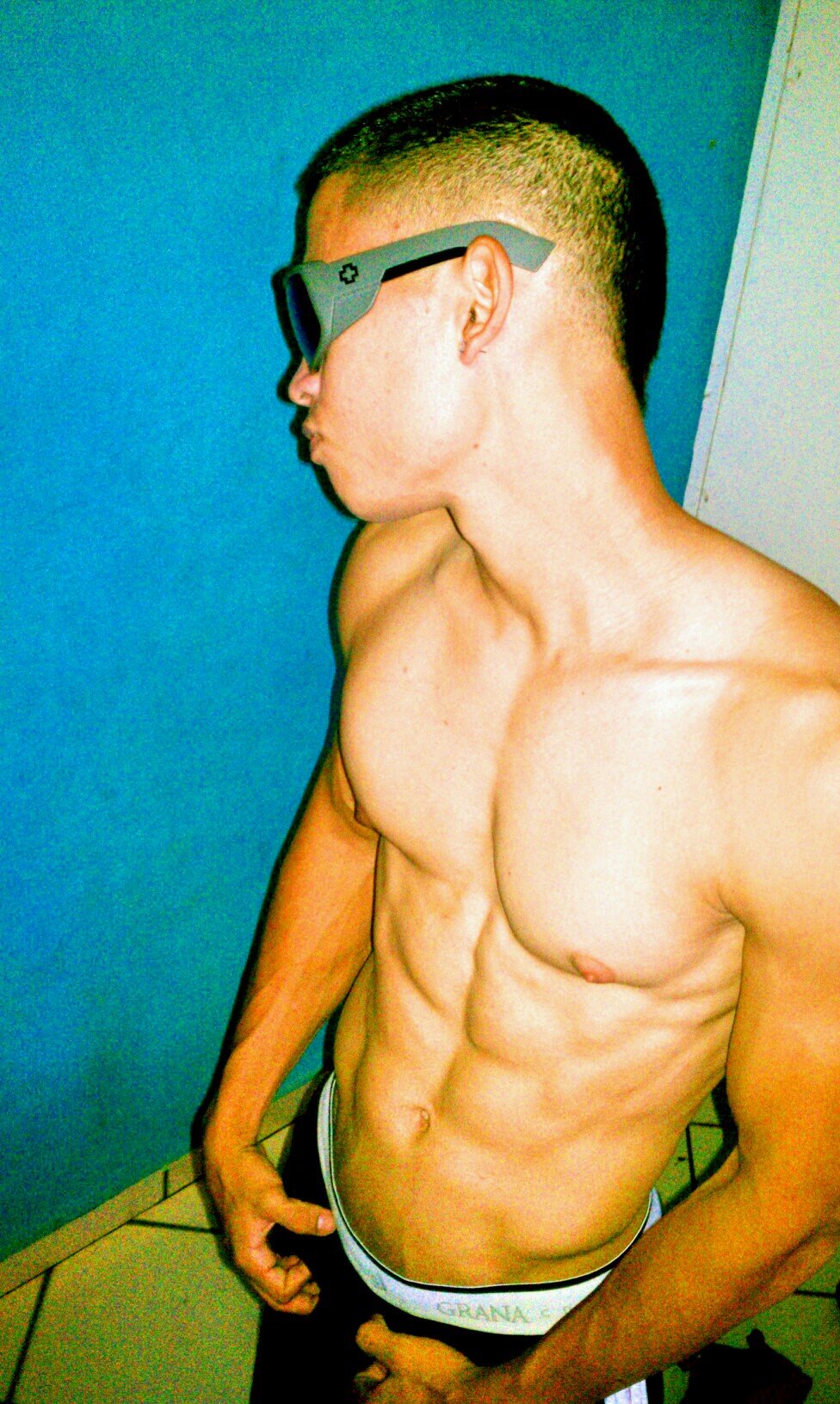 †Por 20 caricias un Te quiero, por 30 abrazos un Te Amo, por 40 sonrisas un Te Adoro y por 50 besos un por siempre a tu la http://t.co/LhszbNMkhm