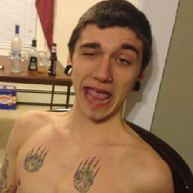 tolooooooplz's profile picture. firs i perk mi kar den i fuk ur bish