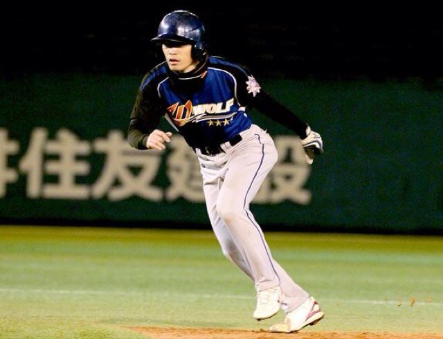 今岡誠が最高のプロ野球選手と信じて疑わない熱血虎キチ。 野球とランニングが趣味。子供が空手をやっている関係で、最近は形競技に興味有りです。