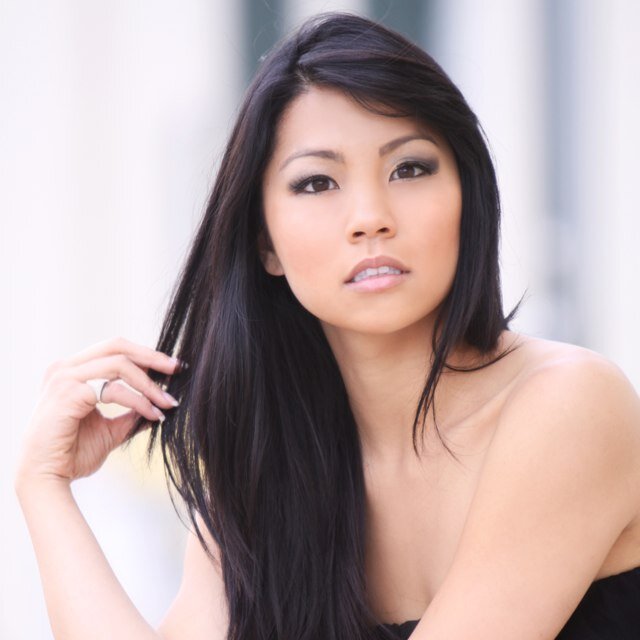 Dance Teacher. Former NFL Cheerleader & NBA dancer. UH Alumni.