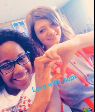 wij zijn donya en Tais / dampte A2S/love friends