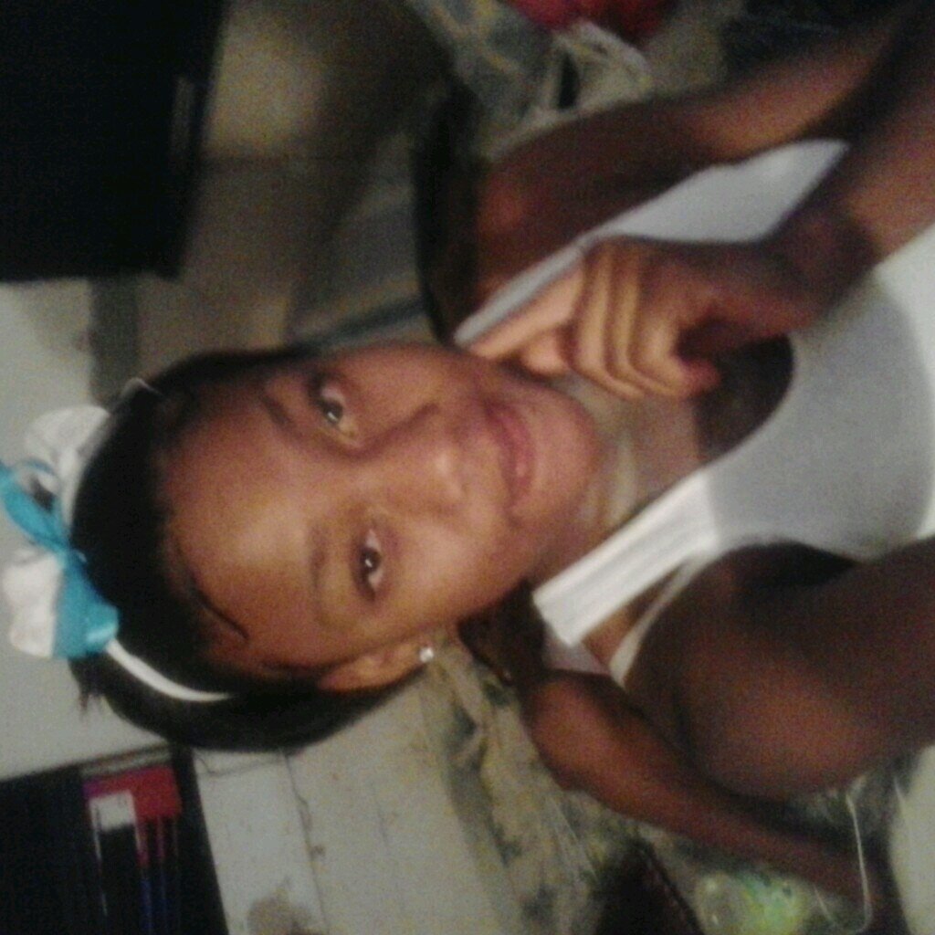 myz divalicious shine trugguh bxtch follow back love ya .......dede