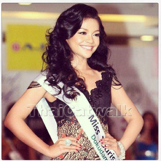 Dokter. TV host. Putri Pariwisata Indonesia 2012. Miss Tourism Asia. Miss Personality. CP: +628128165526 (Dian)