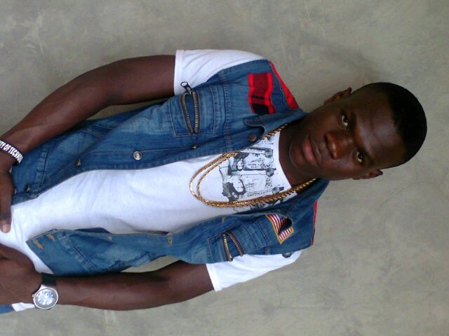 Sophisticated and simple ,I respect mother nature and I'M WHAT I'M...am a rapper and writer..BLAH! BLAH!! BLAH!!!#ARCH MUSIC