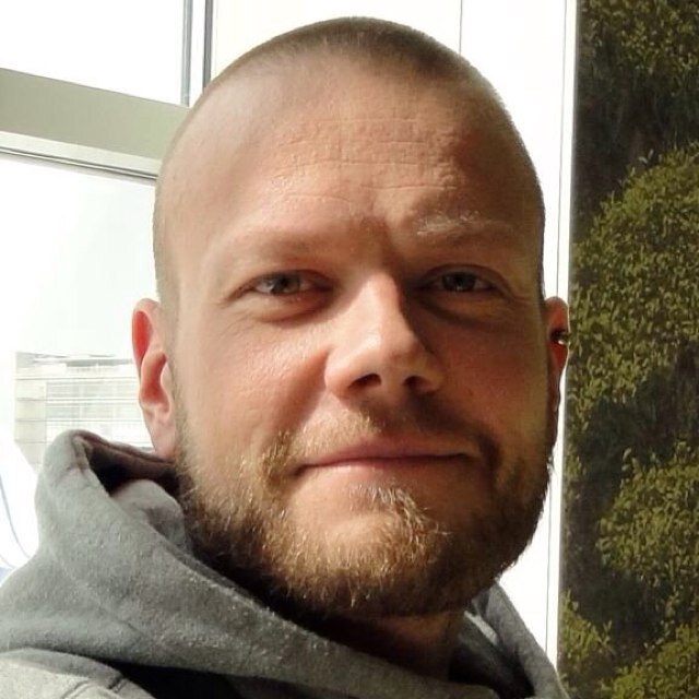 Bustle Producer / the man behind the curtain
