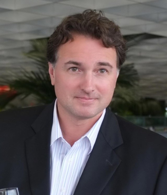 Global digital strategist who knows he is one misunderstood tweet away from being unfollowed, unfriended, unlinkedin & unloved