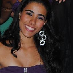 Sou menina, sou mulher, sou intensa e um tanto irreverente... E no fim das contas, sou eu com DEUS! Por isso, faço o meu melhor!