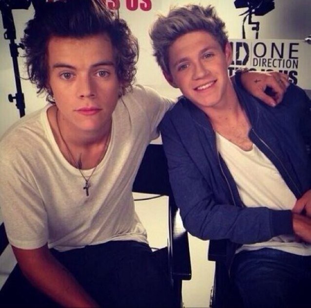 I just gave you a free follow because i love you, so pls just take 2 secs to follow @hugmestyles_xo in return, thanks