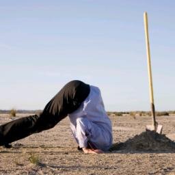Je déplore les gens qui se mettent la tête dans le sable et refusent de regarder les 2 côtés de la médaille avant de porter jugement ou opinion sur un sujet.