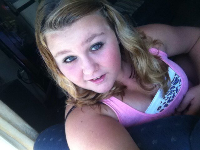 Hi my name is maddy and I love justin bieber he is my life. I have always wanted to meet him! I own up him and i always will3
