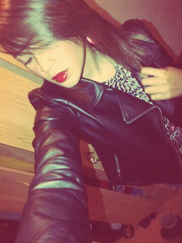 I♥Modeling&Rugby that's my main hobbies:)∞♥
