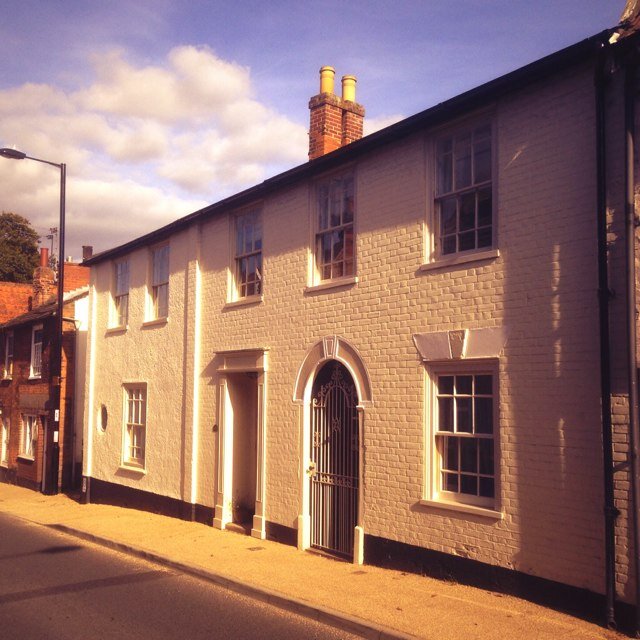 Linhay Court consists of two holiday rental cottages (Chapel Cottage and Old Hall Cottage) close by the old Salvation Army citadel near the River Waveney.