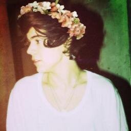 hey pretty since you got a free follow can you please follow @1DOurHoes for me? she will follow back babe :)
