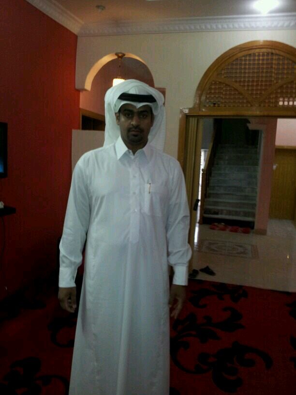 خريج جامعه ام القرى قسم كيمياء معلم ثانويه الضرم  هوايتي السفر وكره القدم