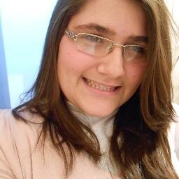 Amo estar com meus amigos, meu familiares.. sempre se divertindo curtindo a vida. Mais acima de tudo gosto de ir pra igreja estando sempre em contato com Deus !