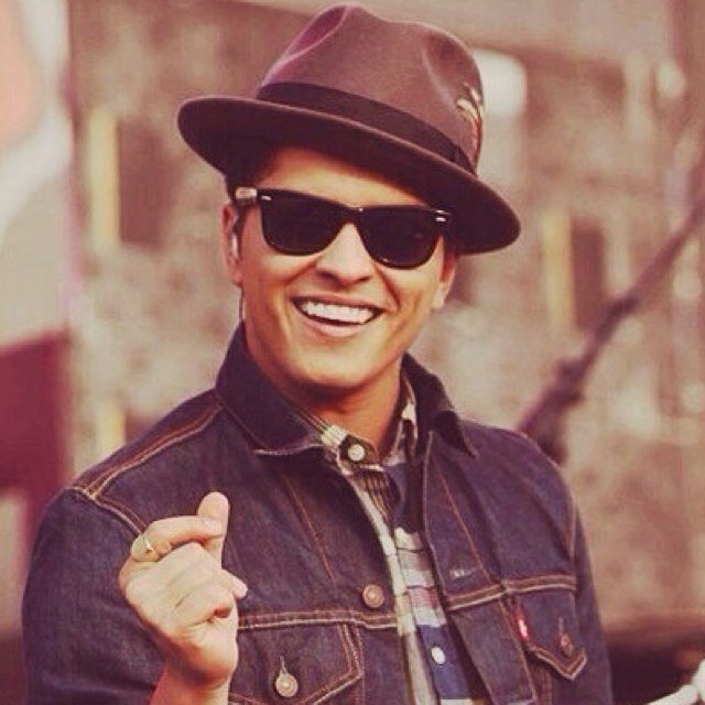 Bruno Mars means the world to me♥
Janoskians - JaiLukeBeauDaniel&James:-D 
25/8 Jai tweeted
#Hooligan #Janoskianator