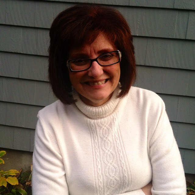 Wife of Domingos, mom to Cris, Vic and Dave, nana to Alex and Bella My paying job is as a nurse. My nonpaying job ,which I love, a Lion.