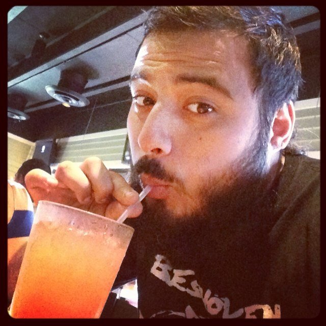 27,father,record collector, nerve damäge, hardcore/punk,family and friends