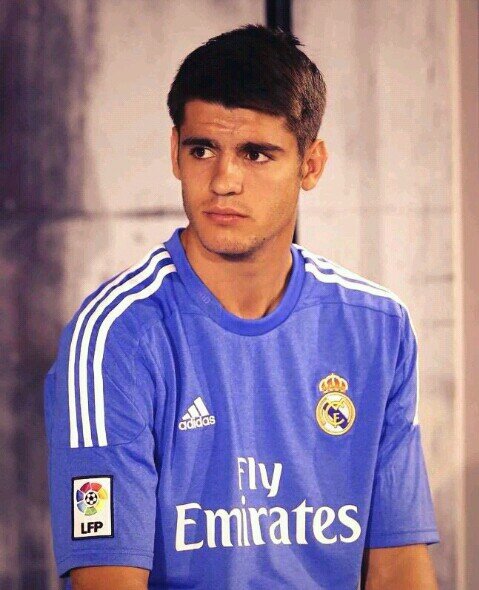 ¡ MORATISTAS ! Este gran canterano a despertado esperanzas para ser el 9 del Real Madrid. Respetemos le y seguidme para poneros a la ultima informacion sobre él