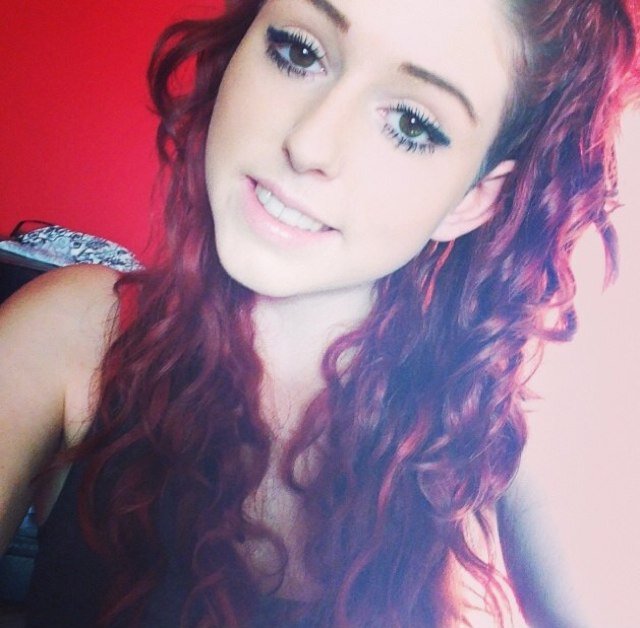 i follow back! Instagram- laurrrrr95 you only get one life, do what makes you happy. Follow my amazing best friend @danntotterdell