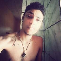 tenho 18 anos,gosto de animes, mangás, filmes, livros,e gosto muito muito de sair....  amo química tbm.
face:https://t.co/L5q3bvEP0b