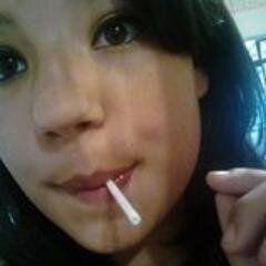 Não ligo que me olhem da cabeça aos pés porque nunca farão minha cabeça e nunca chegarão aos meus pés,♥