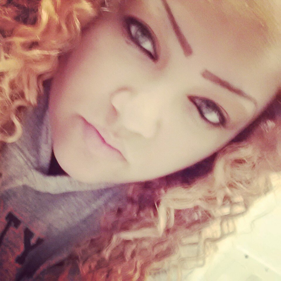 21 °GREEN EYED  °ROCKSTAR MOMMY °SINGLE