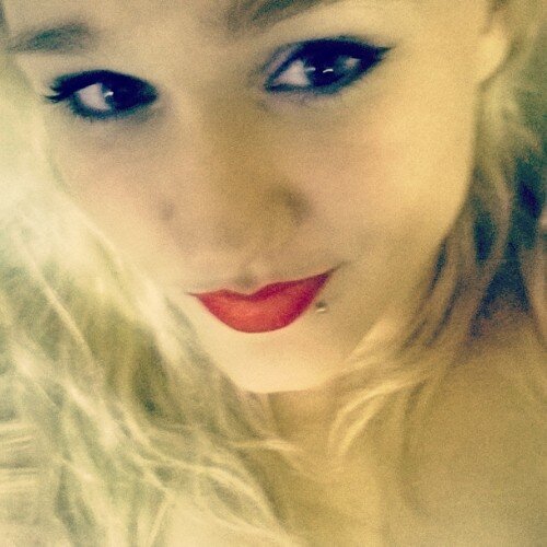 24. Down to Earth. Lette. Blondie. Always speak my mind. Peace n love till you piss me off! #Single #VirgoLeoCusp #Chicago #Bitchtastic 18+ Instagram Khaos_8754