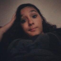 Sigo todos de volta . Skate ♥ Marshmallow ♥
Filmes de terror ♥     Instagram: Tainaaa1227