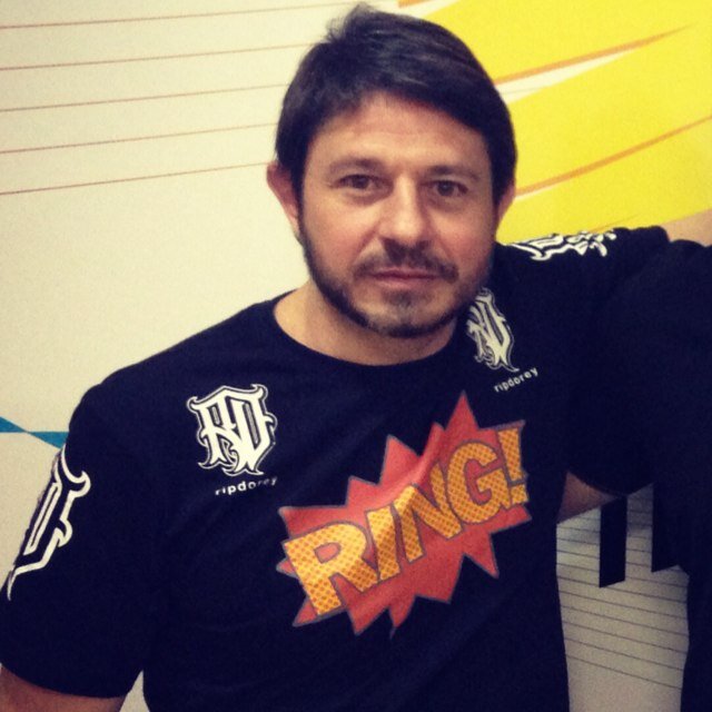 Advogado, faixa preta de Judô e Jiu-Jitsu. Apresentador do @programaRING Transamérica.