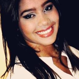 Mineira. Time do coração: CAM ♥ Gosto de ter amigos. Amo música. Acredito no amor universal e nas pessoas que o exercitam, as demais ignoro e lamento!
