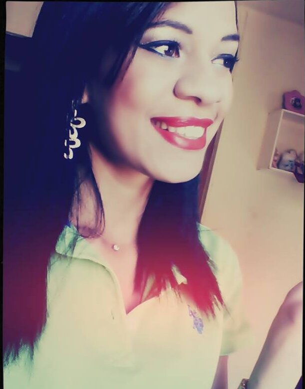 Uns me chamam de louca, uns me chamam de metida,de pirada, de diaba kkk, de amiga,de irma,de companheira, de parceira, de ciumenta... Conheça vc e me diga'..