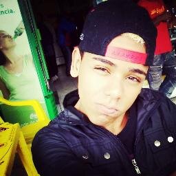 98, 11. 
Não surta, sorria. Faça da sua dor, uma poesia.