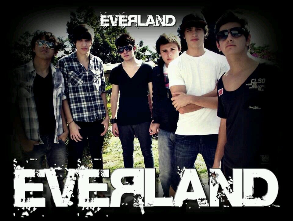 Somos a banda Everland de Jacareí , interior de São Paulo , buscamos trazer algo novo para as pessoas , um hardcore com pegadas eletrônicas , românticas.
