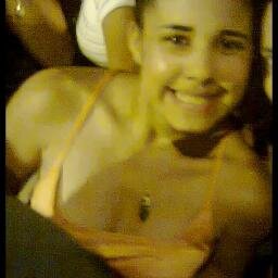 Estudante, escorpiana, marrenta, Pernambucana, amante da música e Feliz !