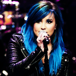 Amo meus Cantores e minhas series --- @ddlovato  @MileyCyrus @LindsayLohan #Fallen #Susurro #TVD  @LittleMixOficc