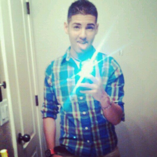 Manny| keeep it tooo fresh ;) | EDHS| tired of bull | Baseball is what I do | senior | take care 