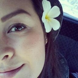 La felicidad no es una posada en el camino, sino una forma de caminar por la vida. -Viktor Frankl